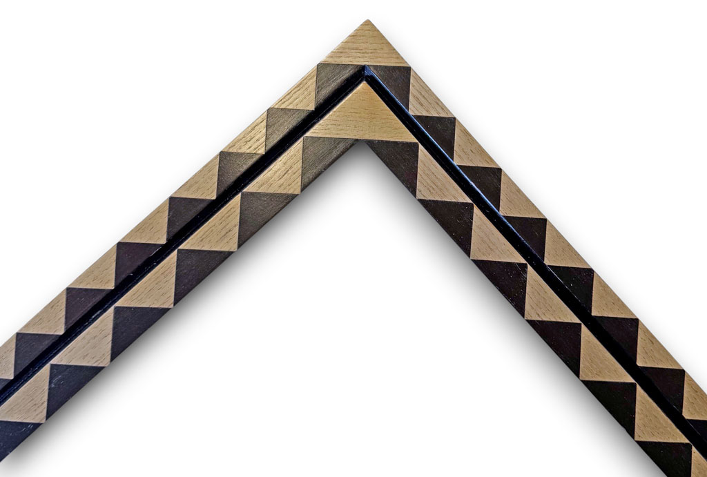 Arcobaleno 50, Placage dentelé frêne noir